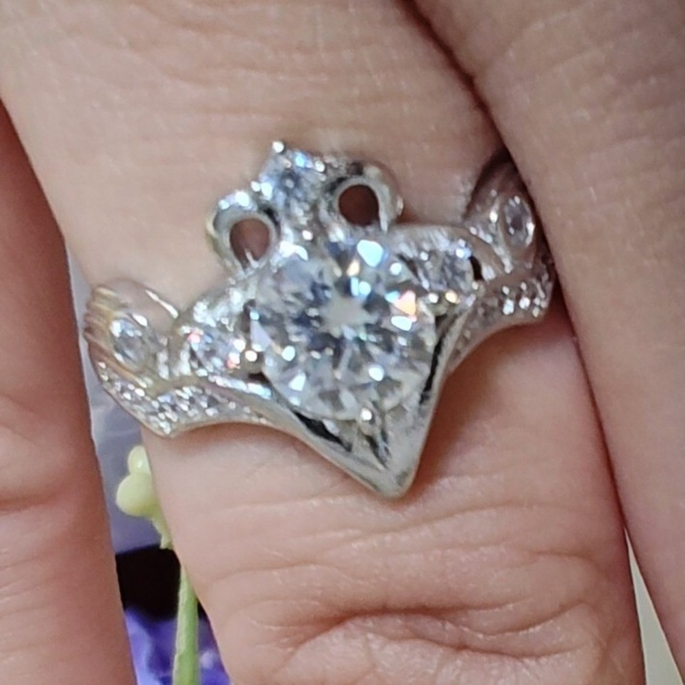 Ring Silver Tone Crown V-Shape Round Brilliant Cut Ornate Statement Band